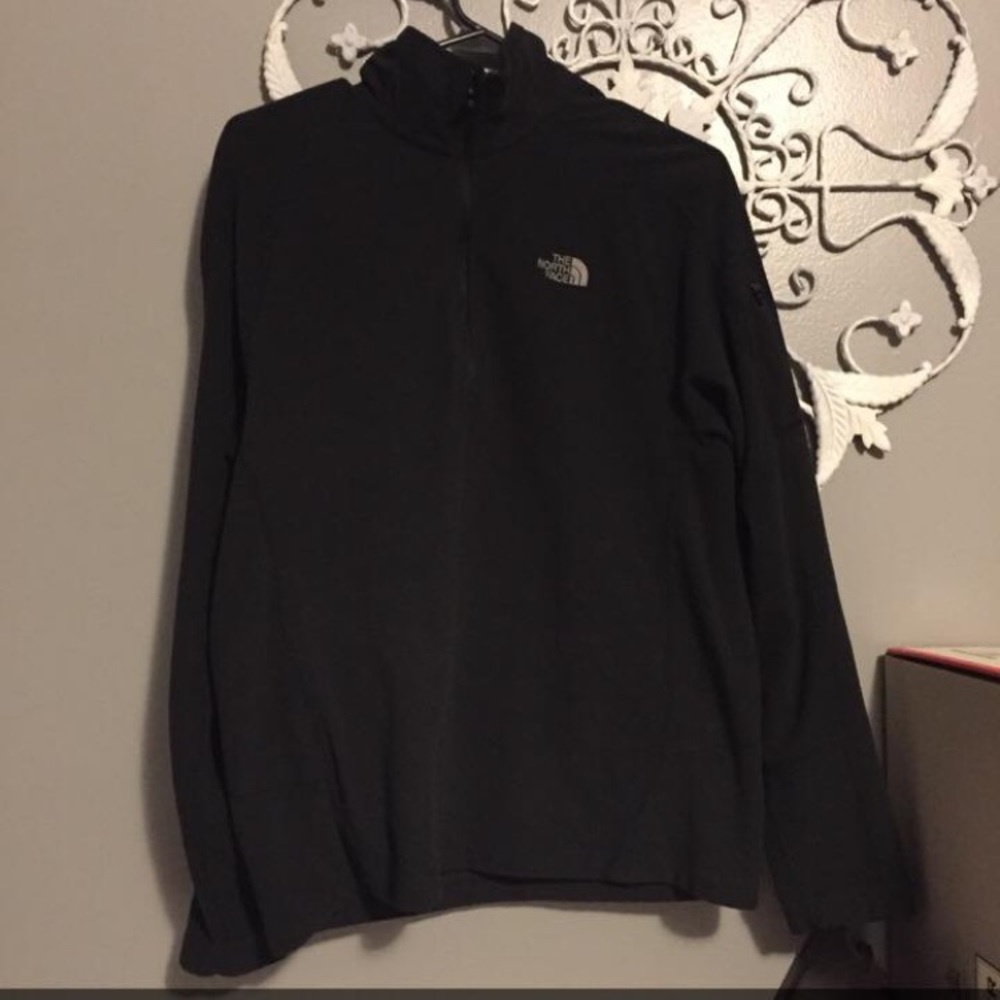 Men’s Northface Pullover🖤